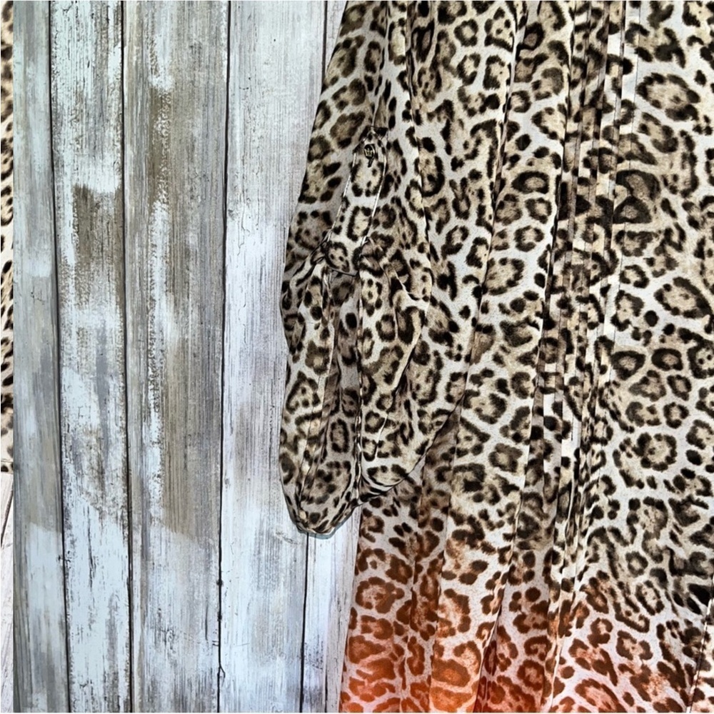 Chaus Leopard Ombré Orange Button Up - Picture 3 of 5